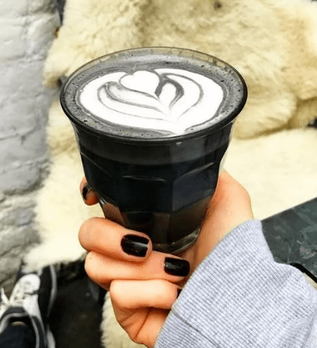 Margo minum Black Latte untuk menurunkan 7 kilogram